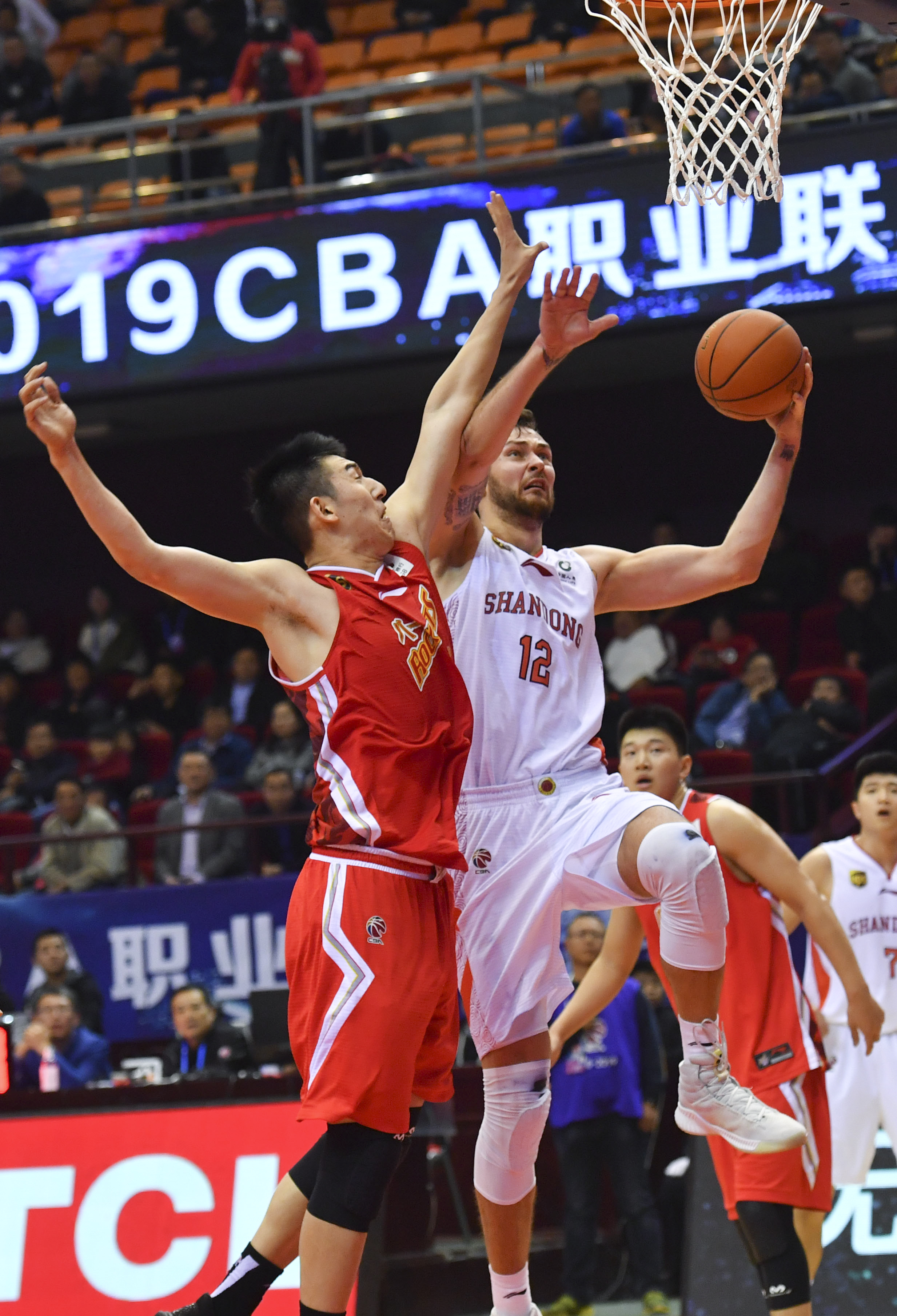 场上强大的 场上强大的