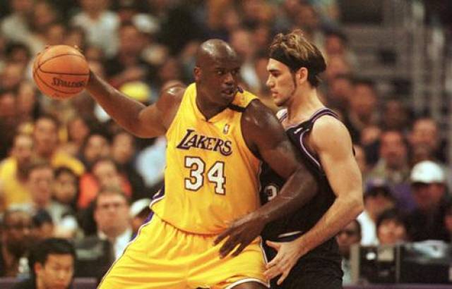 斯通斯的关 斯通斯的关