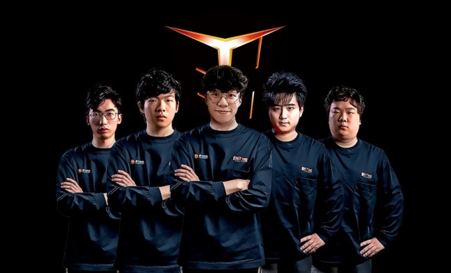 了在球场上 了在球场上