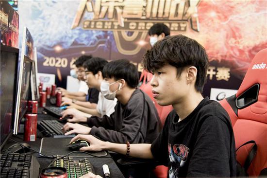 密集防守时 密集防守时